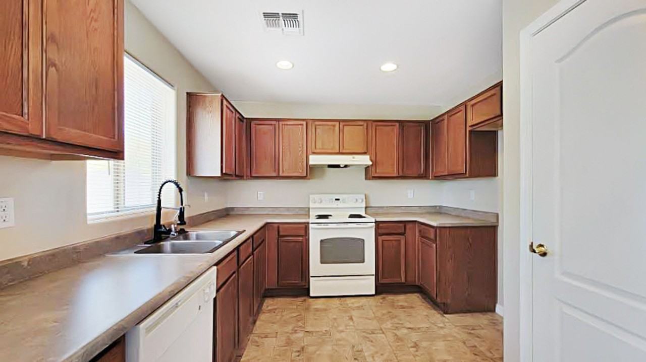 24973 W Vista Norte St - Photo 6 of 26