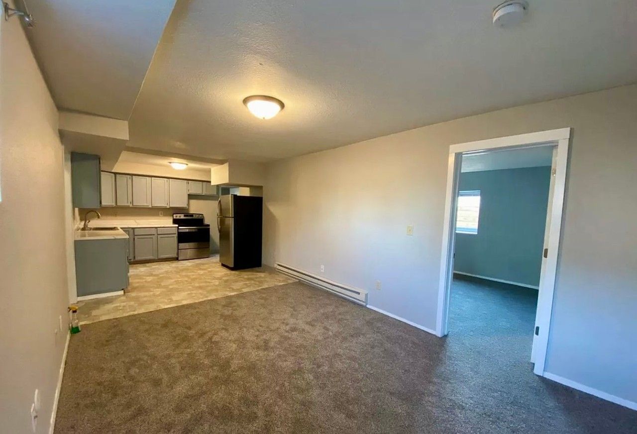 W 3rd St Triplex - Photo 3 of 10