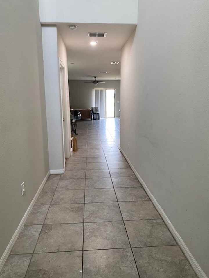 15706 Greenleaf Bay St - Photo 2 of 11