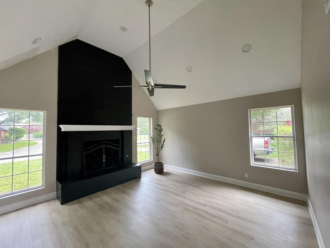 1433 Pickwick Ln #1 - Photo 2 of 9