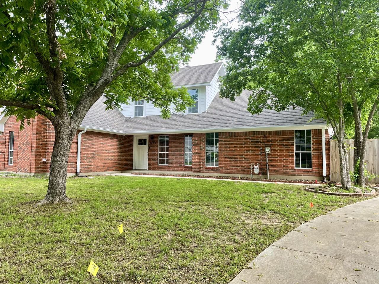 1433 Pickwick Ln #1 - Photo 3 of 9