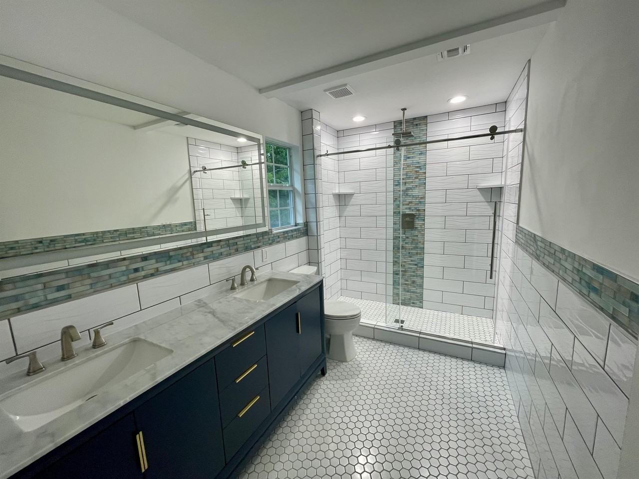 1433 Pickwick Ln #1 - Photo 4 of 9