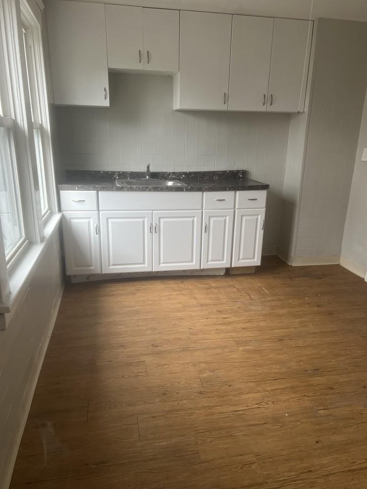 2901 E 121st St #2 - Photo 6 of 9