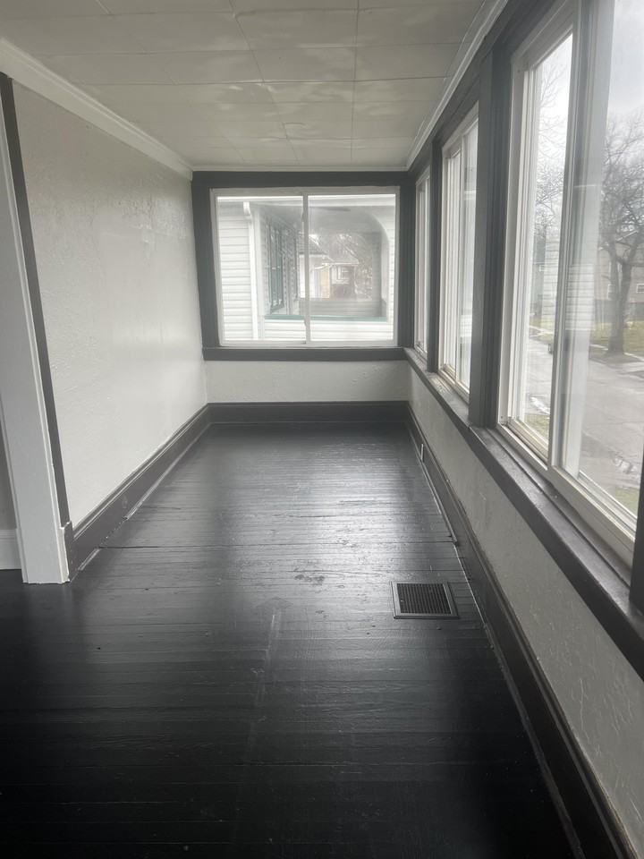 2901 E 121st St #2 - Photo 3 of 9