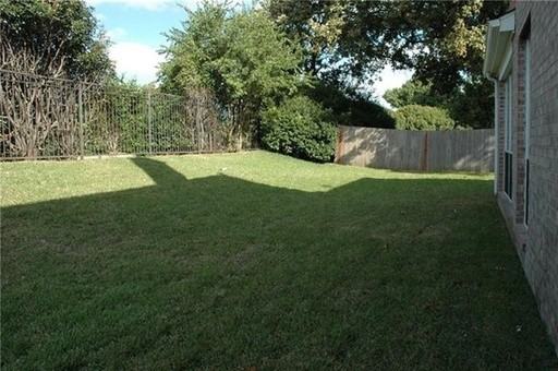 6929 Twin Ponds Dr - Photo 3 of 17