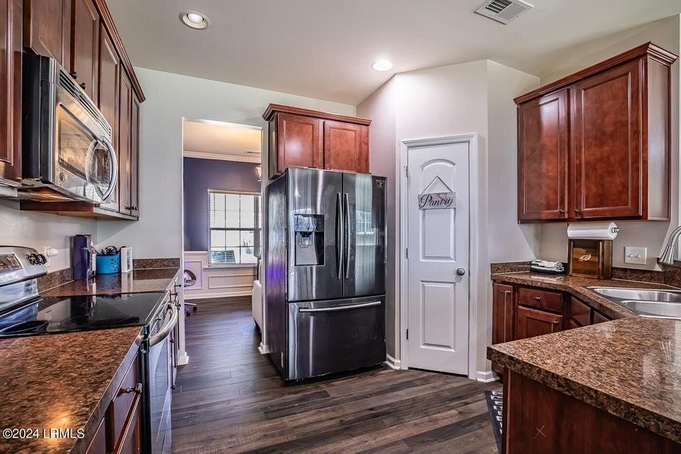 128 Patriot Court - Photo 5 of 15