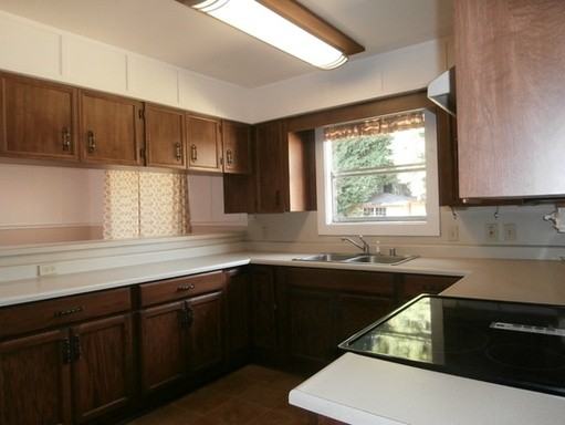 31102 Sherwood Rd - Photo 3 of 8