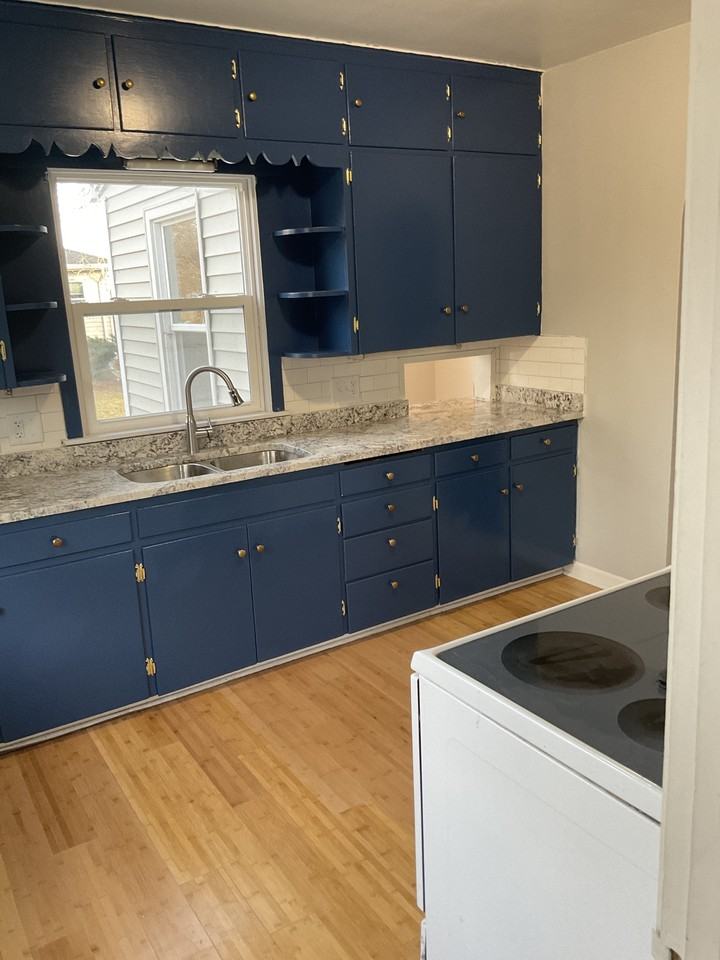 809 W 14th St #NA - Photo 2 of 36