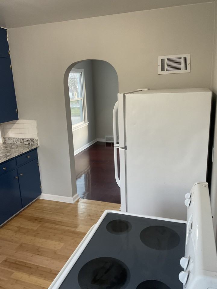 809 W 14th St #NA - Photo 4 of 36