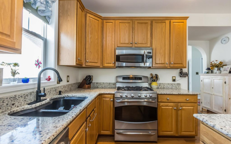 1004 Olympia St - Photo 2 of 4