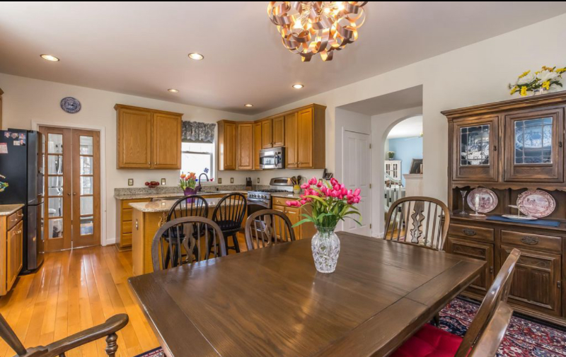 1004 Olympia St - Photo 3 of 4