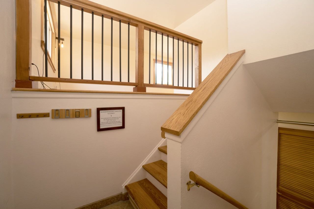 1220 Ithaca Dr #1 - Photo 3 of 20