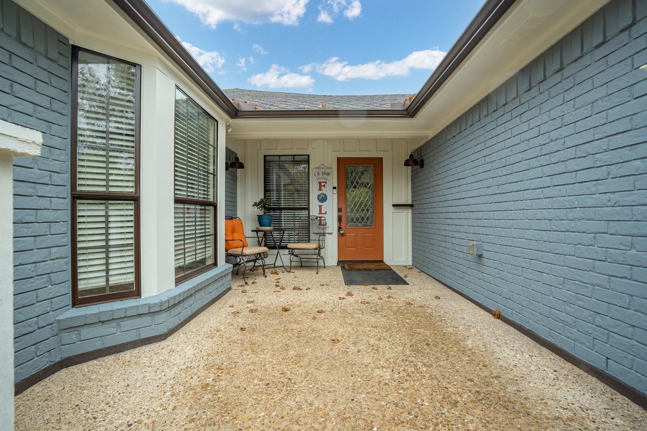 325 Crescent Rd - Photo 3 of 18