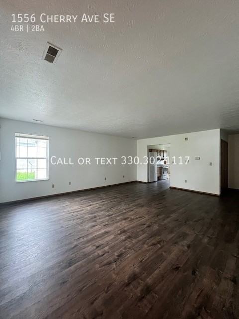 1556 Cherry Ave Se - Photo 3 of 14