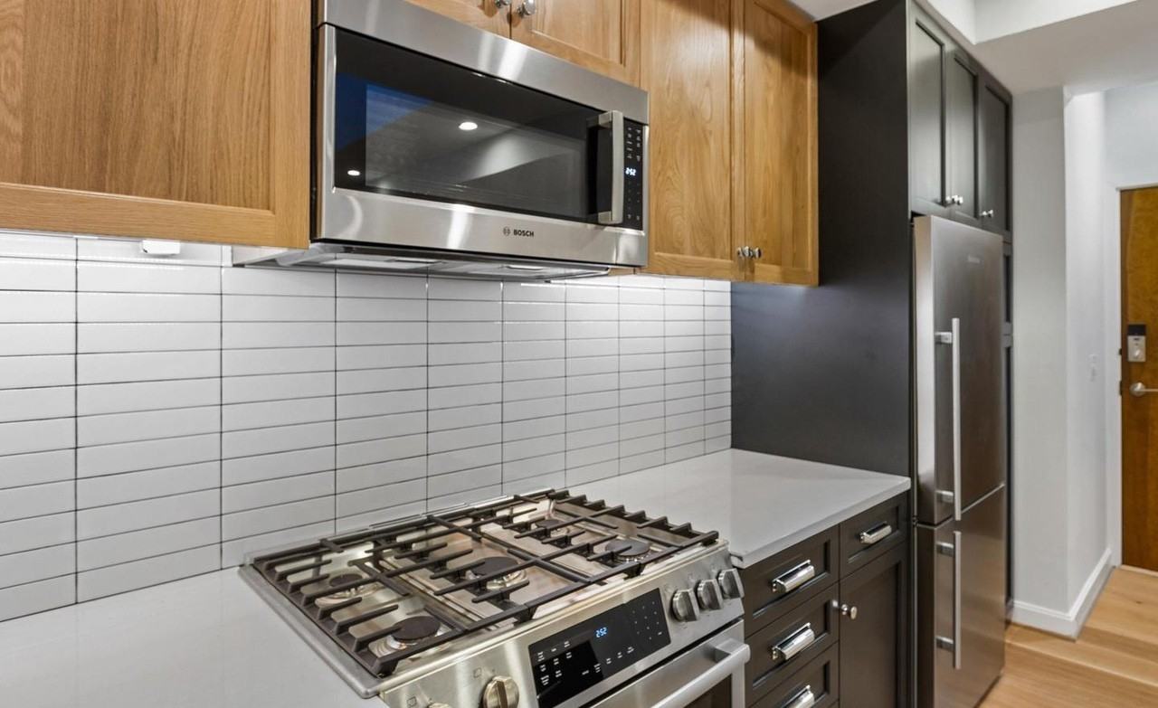 2248 Ontario Rd Nw #2 - Photo 6 of 31