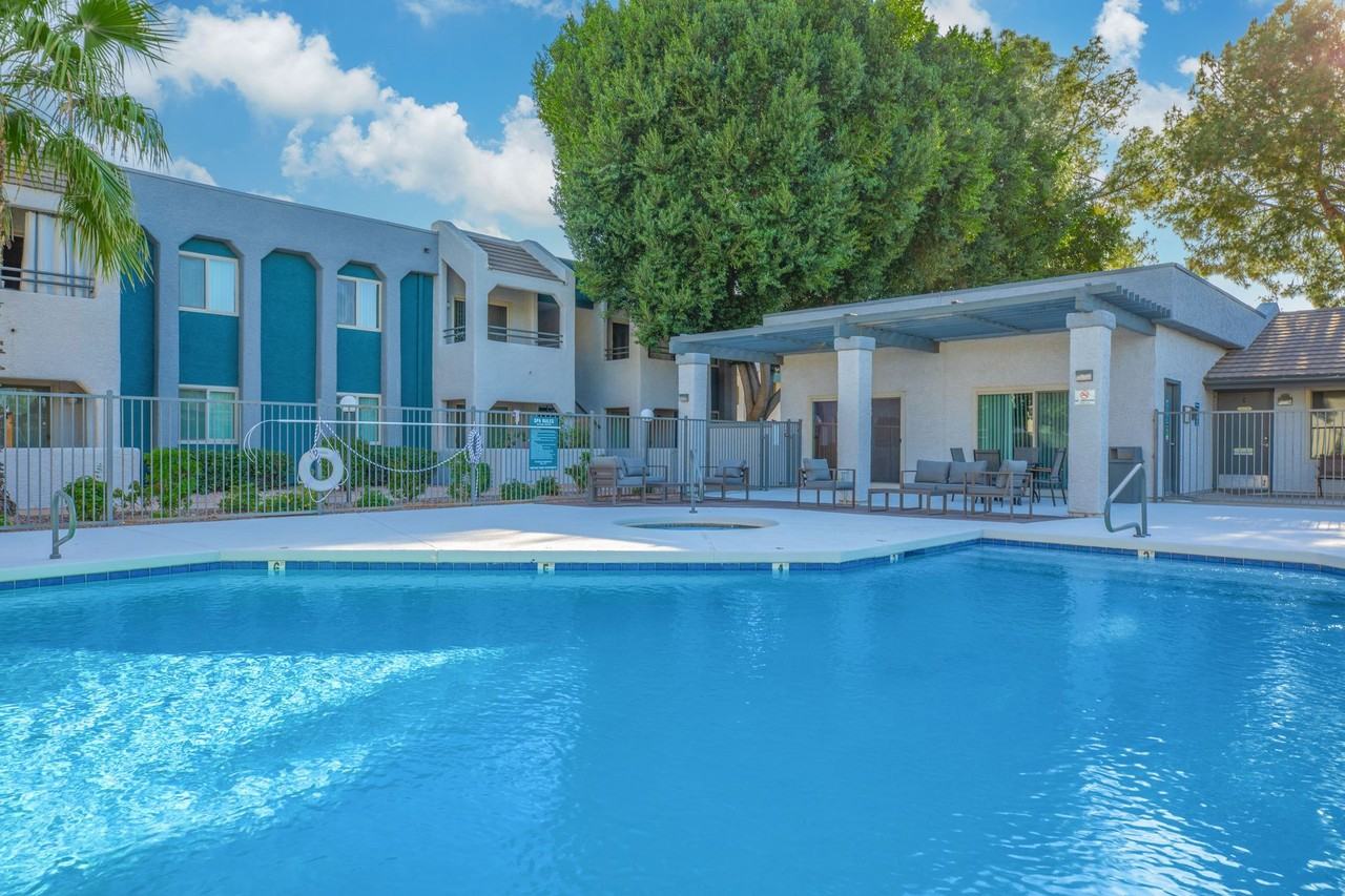 Vantage Point - Photo 5 of 50