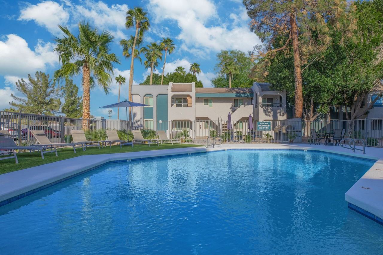 Vantage Point - Photo 3 of 50