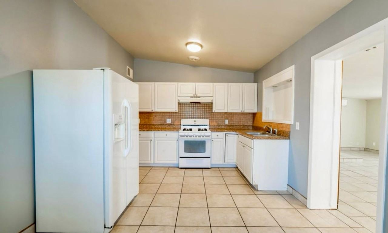 1710 Betty Cir - Photo 3 of 25