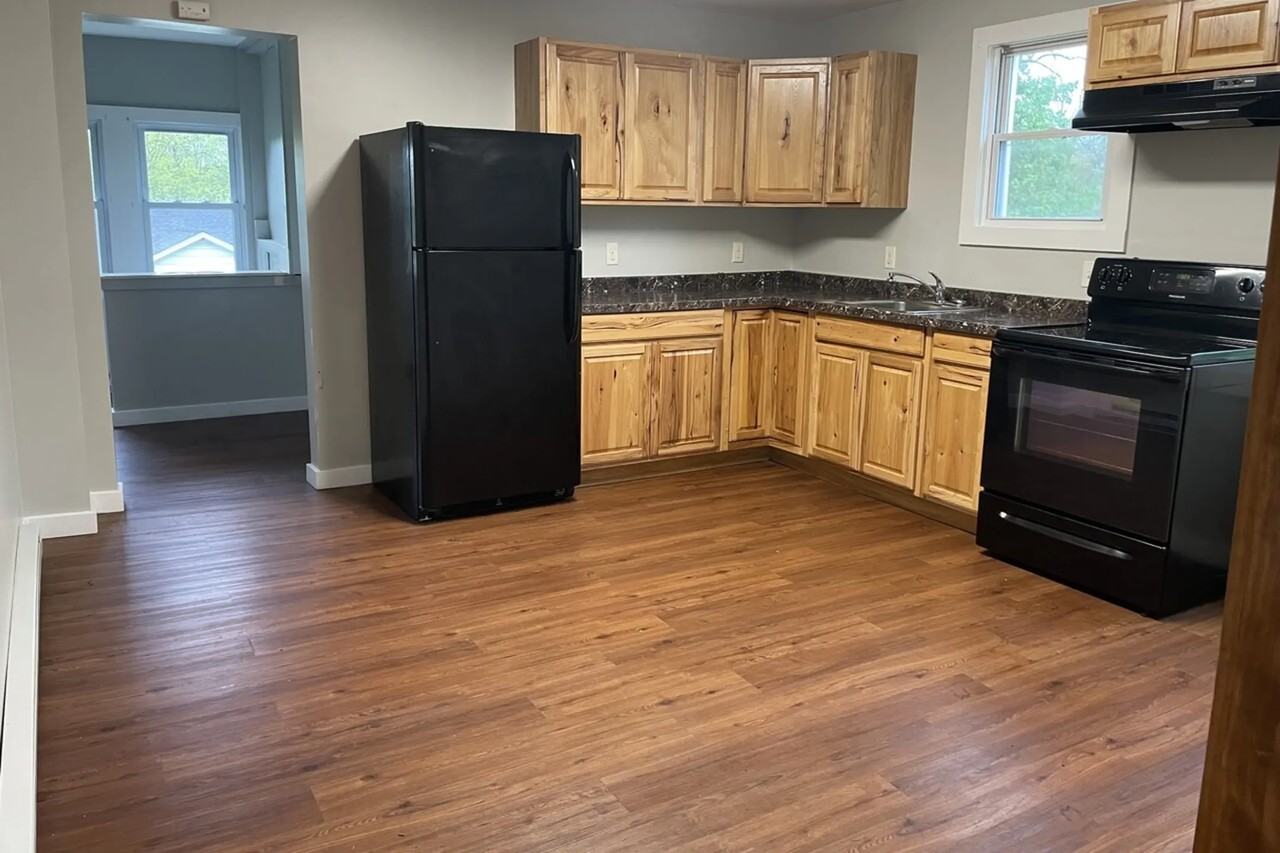 1562 Prospect St Unit 101 - Photo 3 of 7