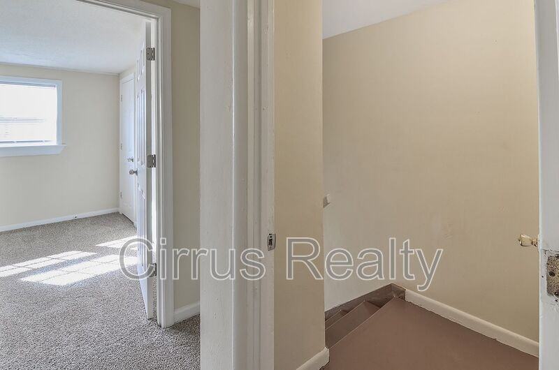753 28th St #B - Photo 4 of 24