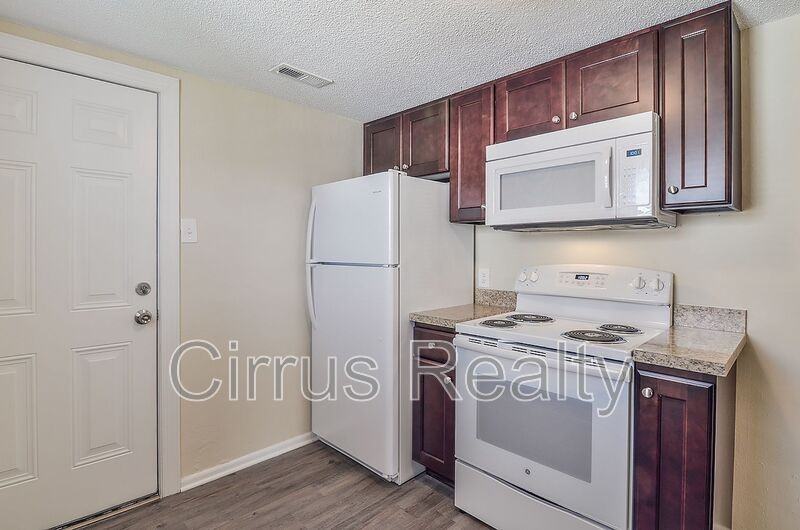753 28th St #B - Photo 7 of 24