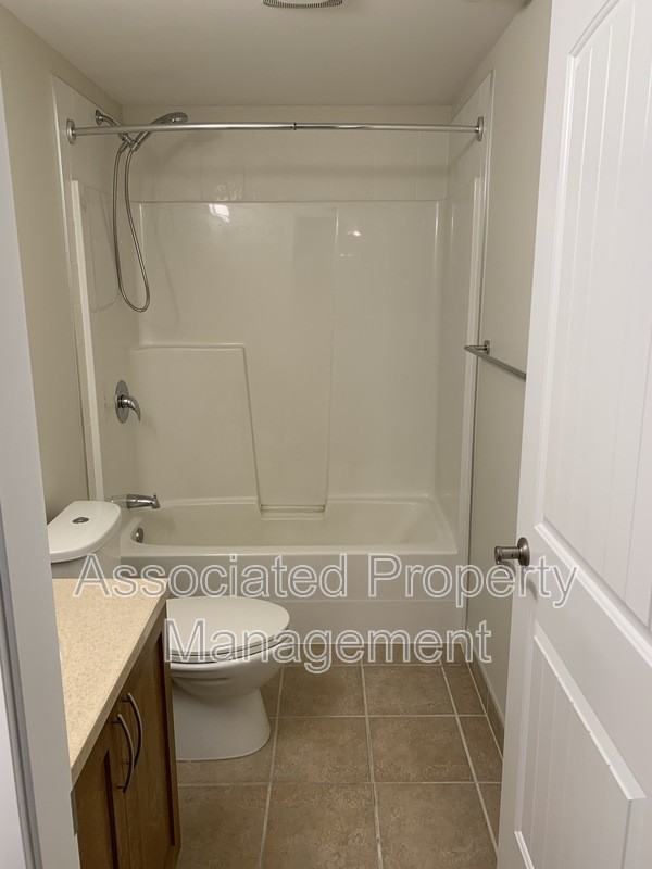 1374 Montenegro Dr #B - Photo 3 of 8