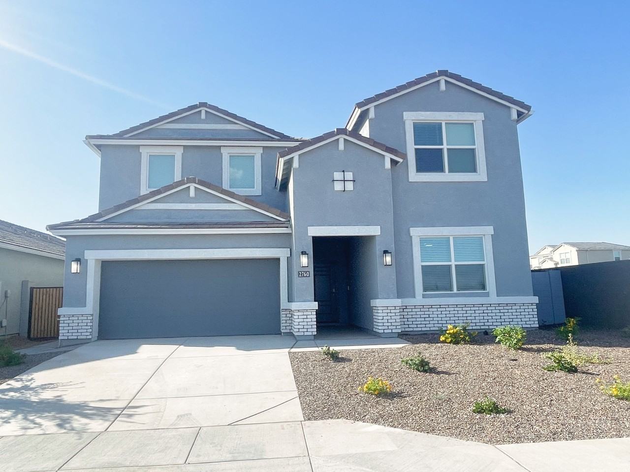 2760 W Stradling Ave