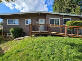 featured image of 16426 Se 9th St