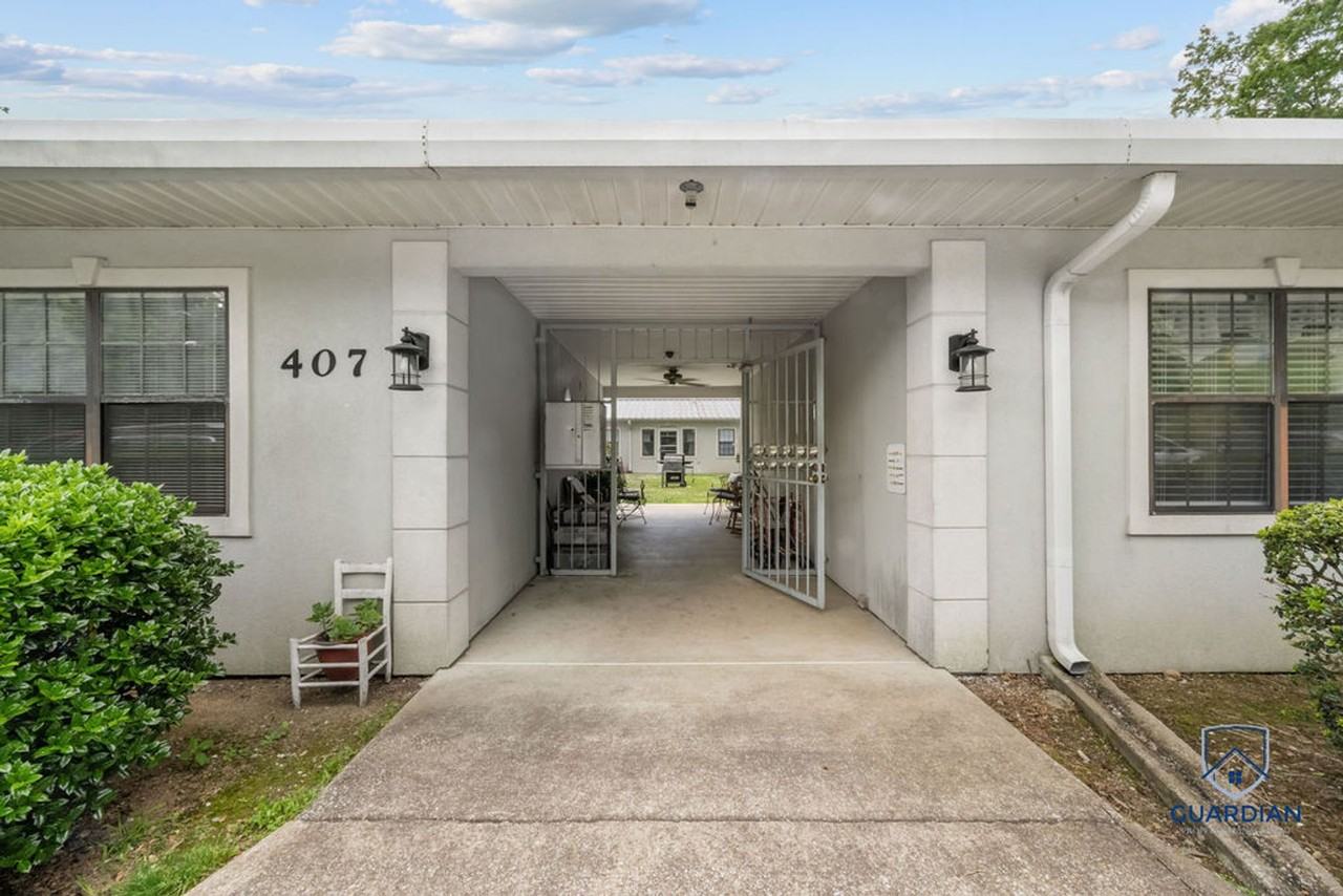 242 - Laurel Place - Photo 2 of 4