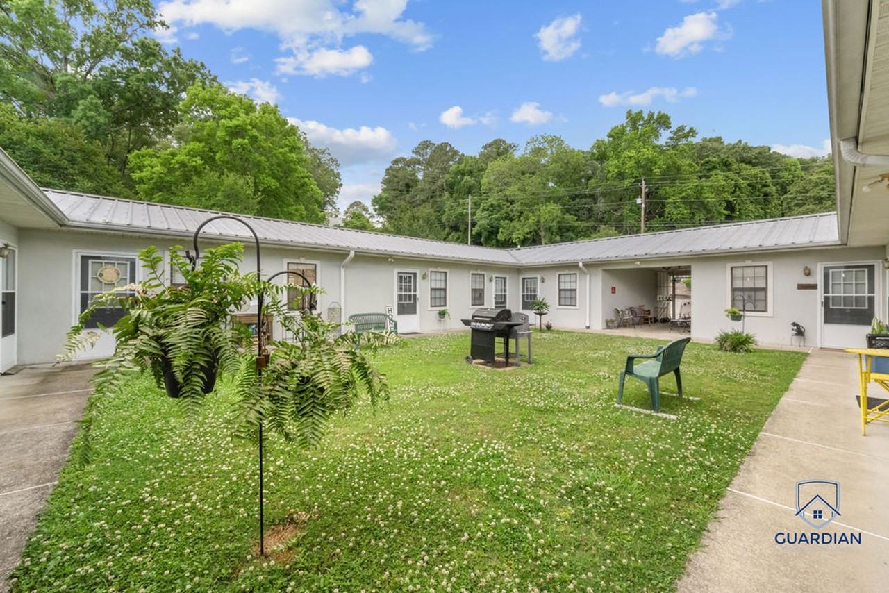 242 - Laurel Place - Photo 3 of 4