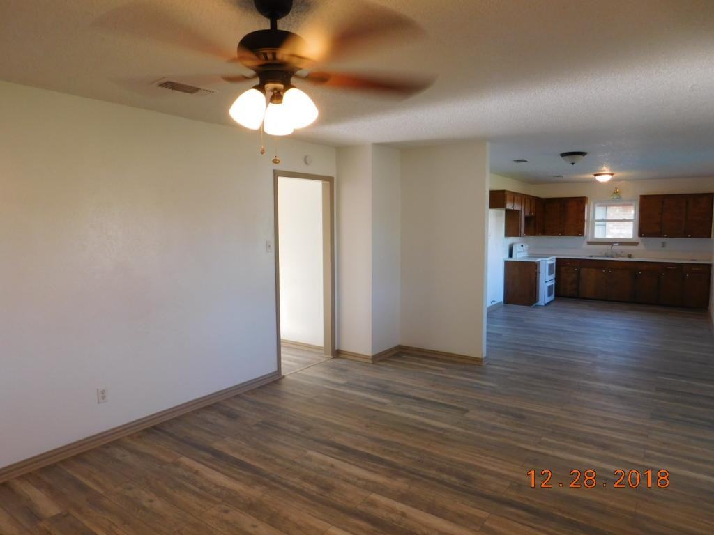 1010 Jackie Jo Ln - Photo 6 of 35