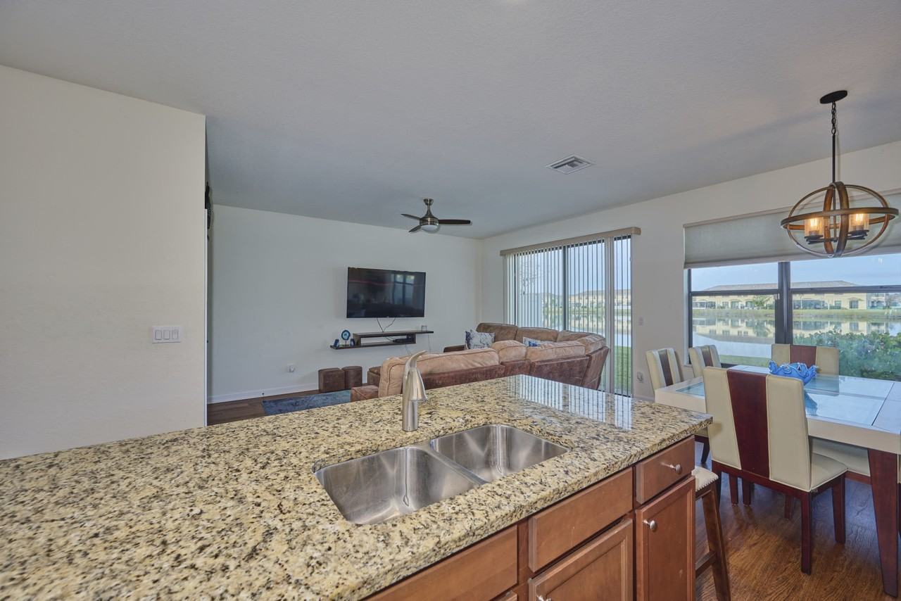 9880 E Villa Cir #1 - Photo 2 of 34