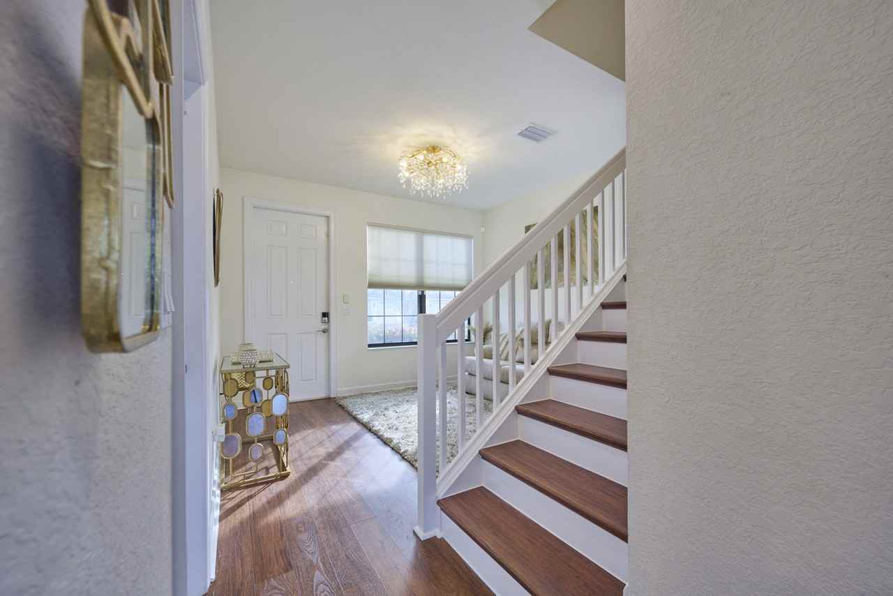 9880 E Villa Cir #1 - Photo 5 of 34