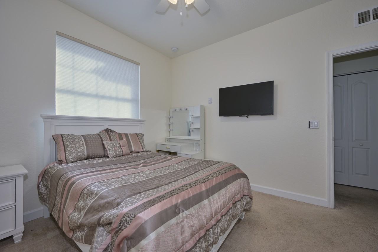 9880 E Villa Cir #1 - Photo 4 of 34