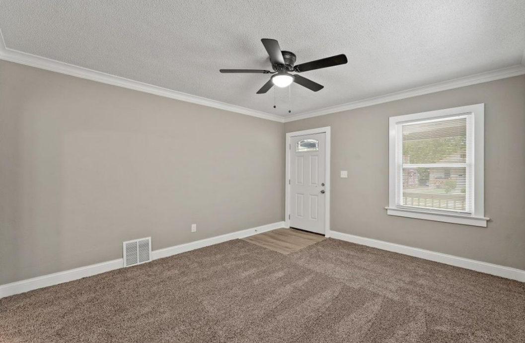 2206 Drury Ave - Photo 3 of 10