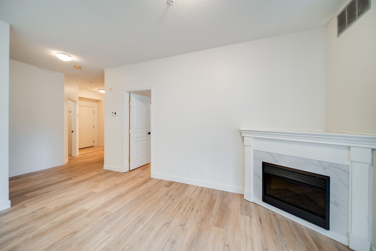 Grandin Gates - Photo 3 of 24