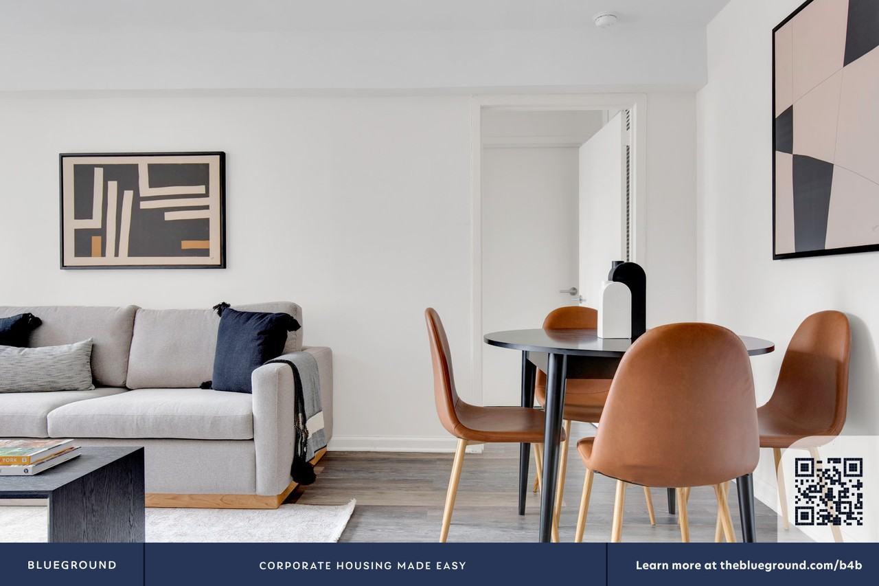 520 West 43rd Street - Photo 6 of 40