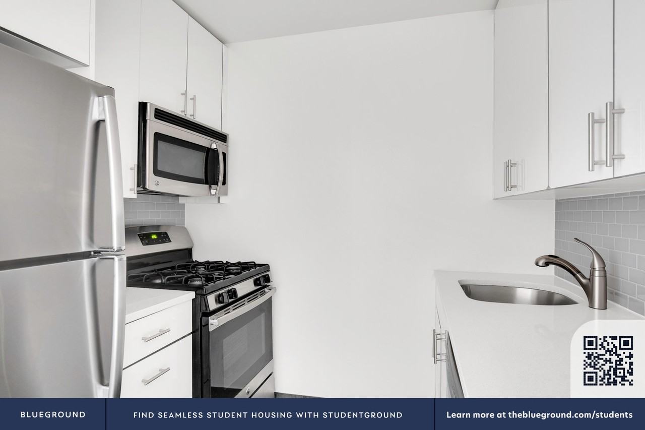 520 West 43rd Street - Photo 7 of 40