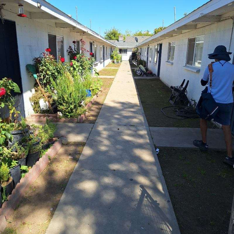 937 S Thorne Ave - Photo 3 of 25