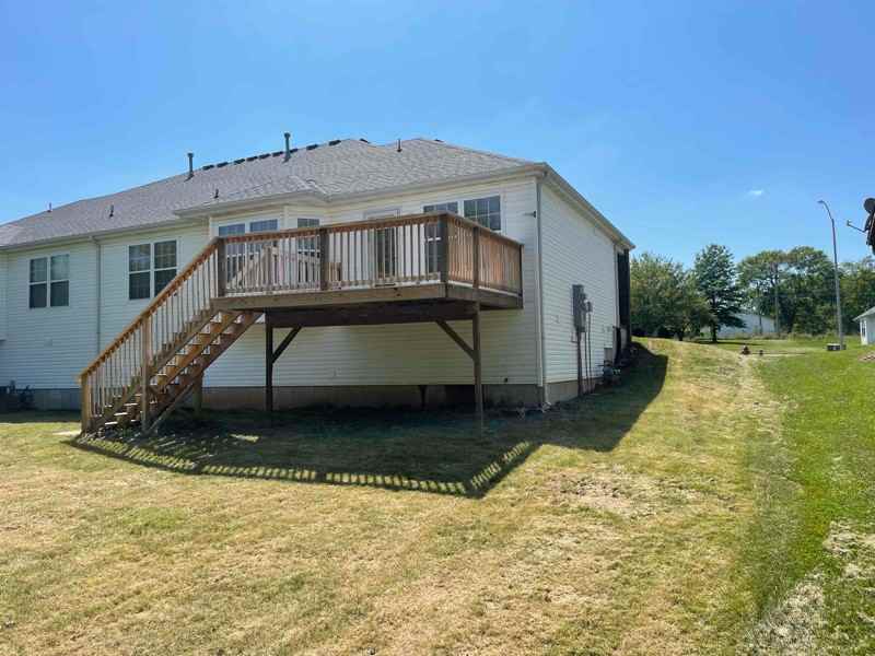 696 S Curtis - Photo 2 of 15