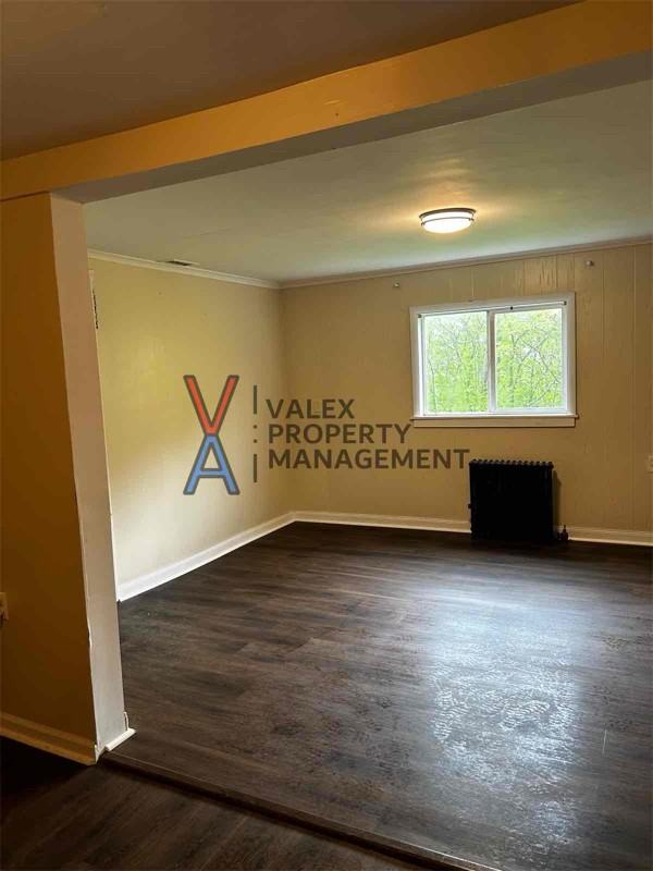 34 Cemetery St - Photo 3 of 19