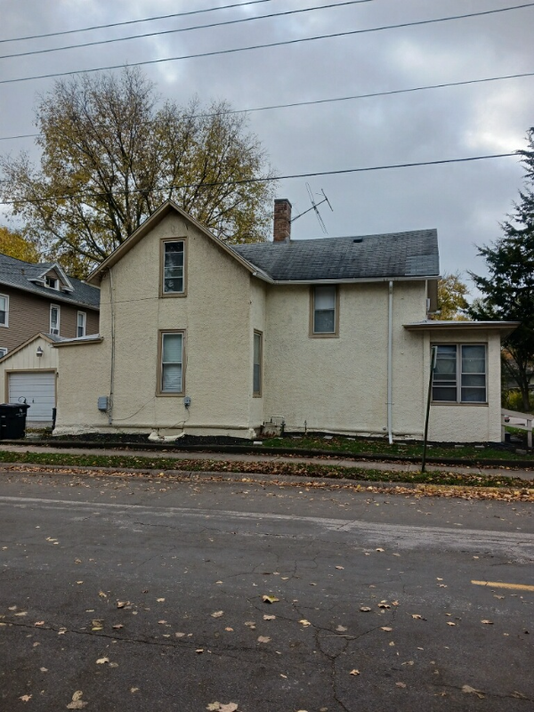 903 17th St - Photo 2 of 17