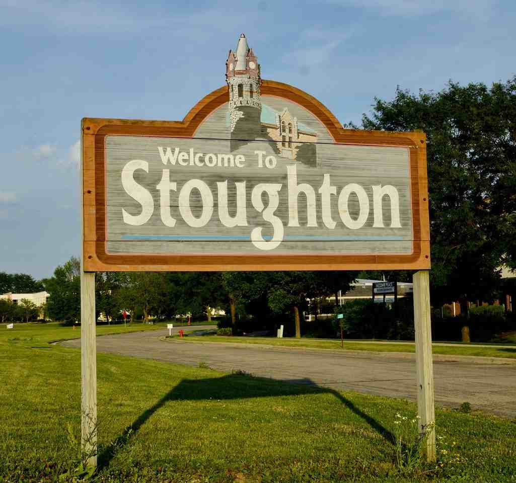 Stoughton Arms - Photo 4 of 50