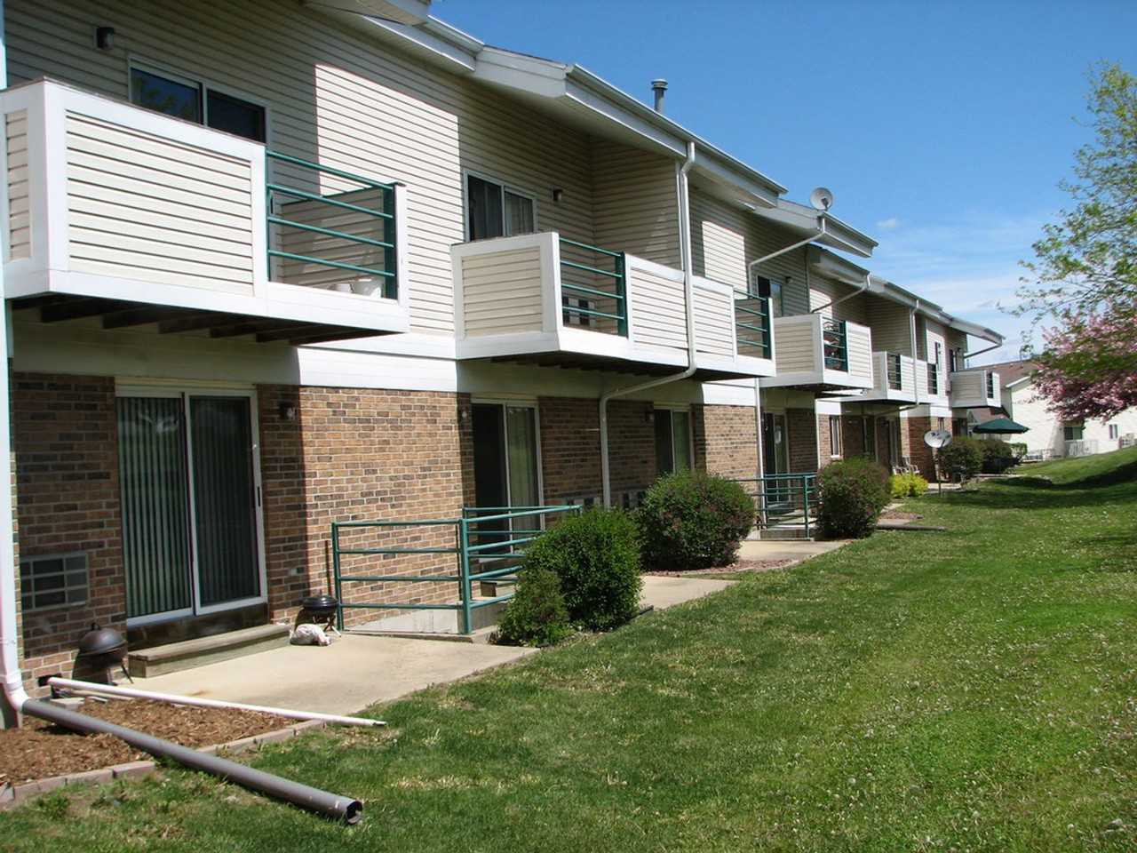 Stoughton Arms - Photo 7 of 50