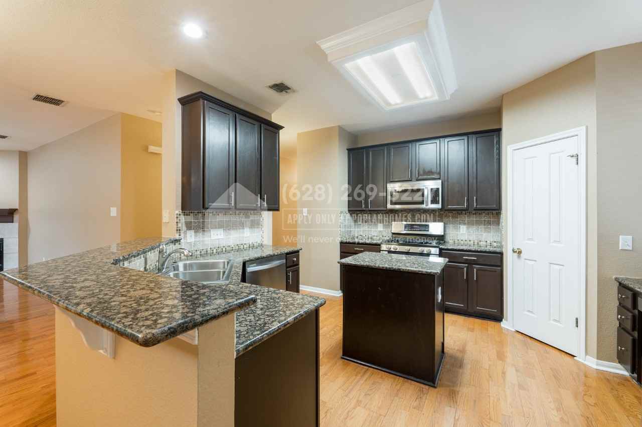 8617 Columbia Falls Dr - Photo 2 of 35