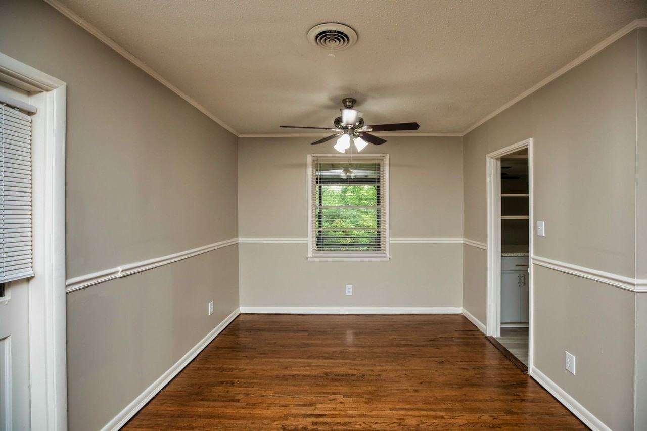 118 Nottingham Ct - Photo 3 of 12