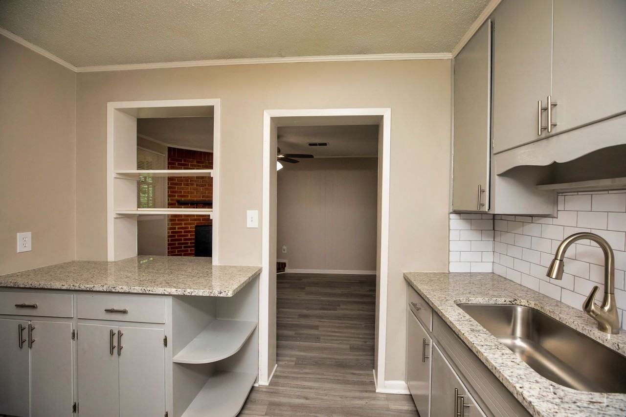 118 Nottingham Ct - Photo 6 of 12