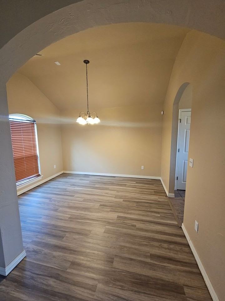 221 Dollina Ct - Photo 4 of 19