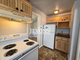 featured image of 215 N Chestnut St