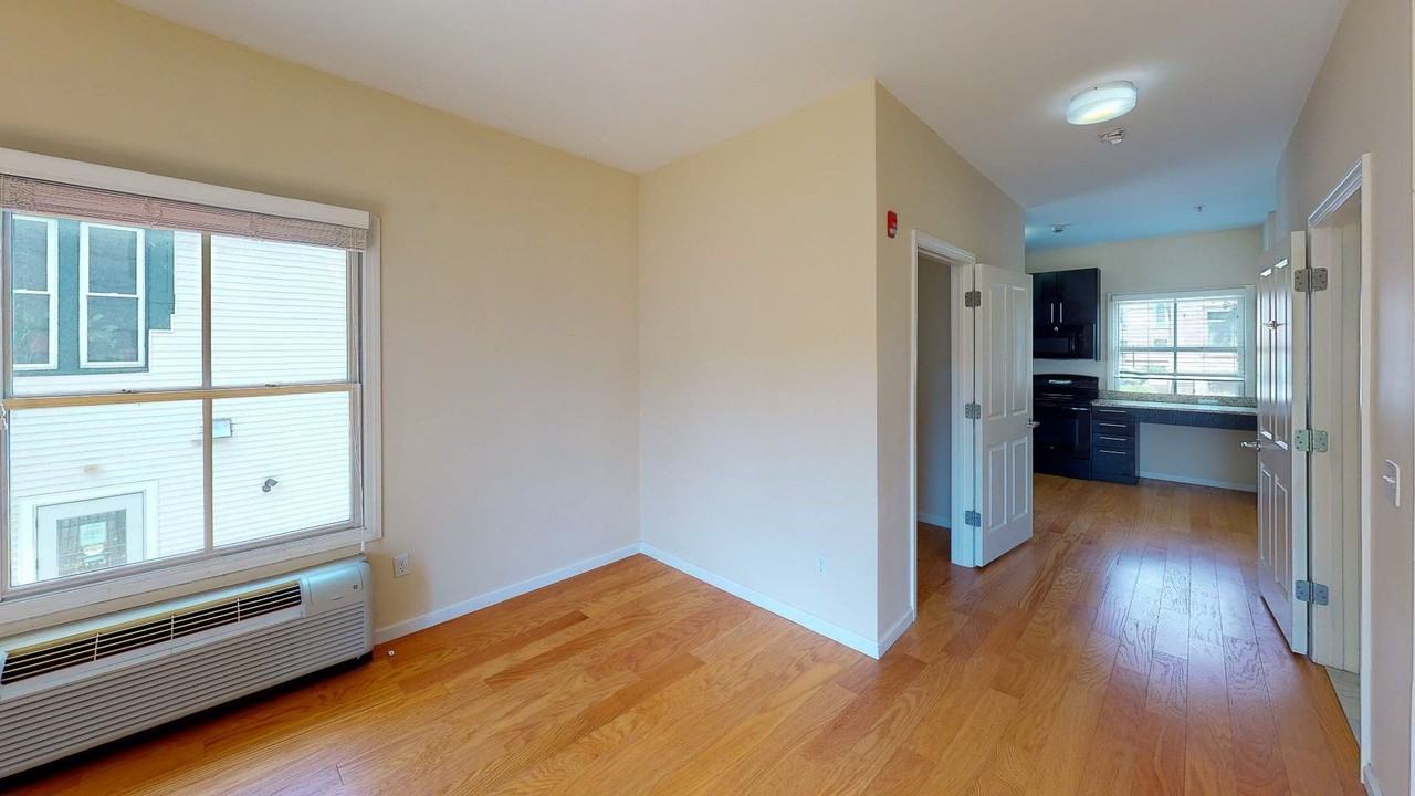 Golden Hill Street Apartments - Photo 4 of 11